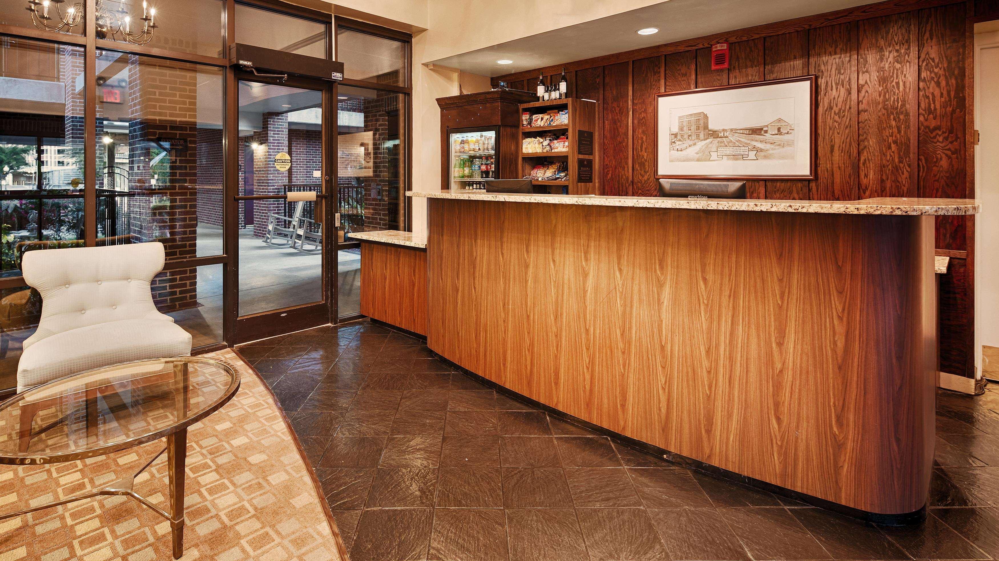 Best Western Plus Coastline Inn Wilmington Exterior photo