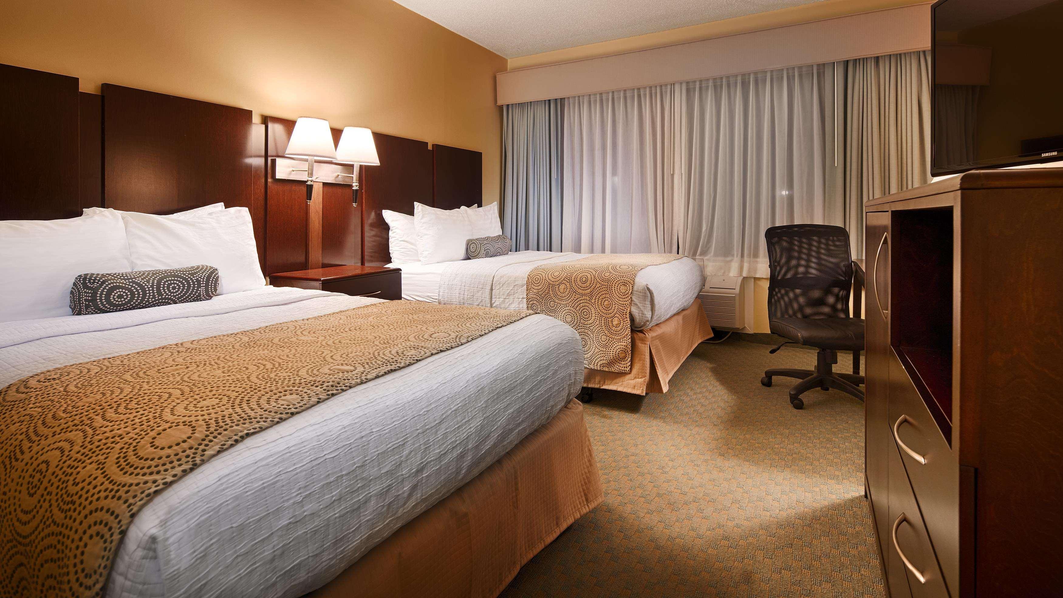 Best Western Plus Coastline Inn Wilmington Exterior photo
